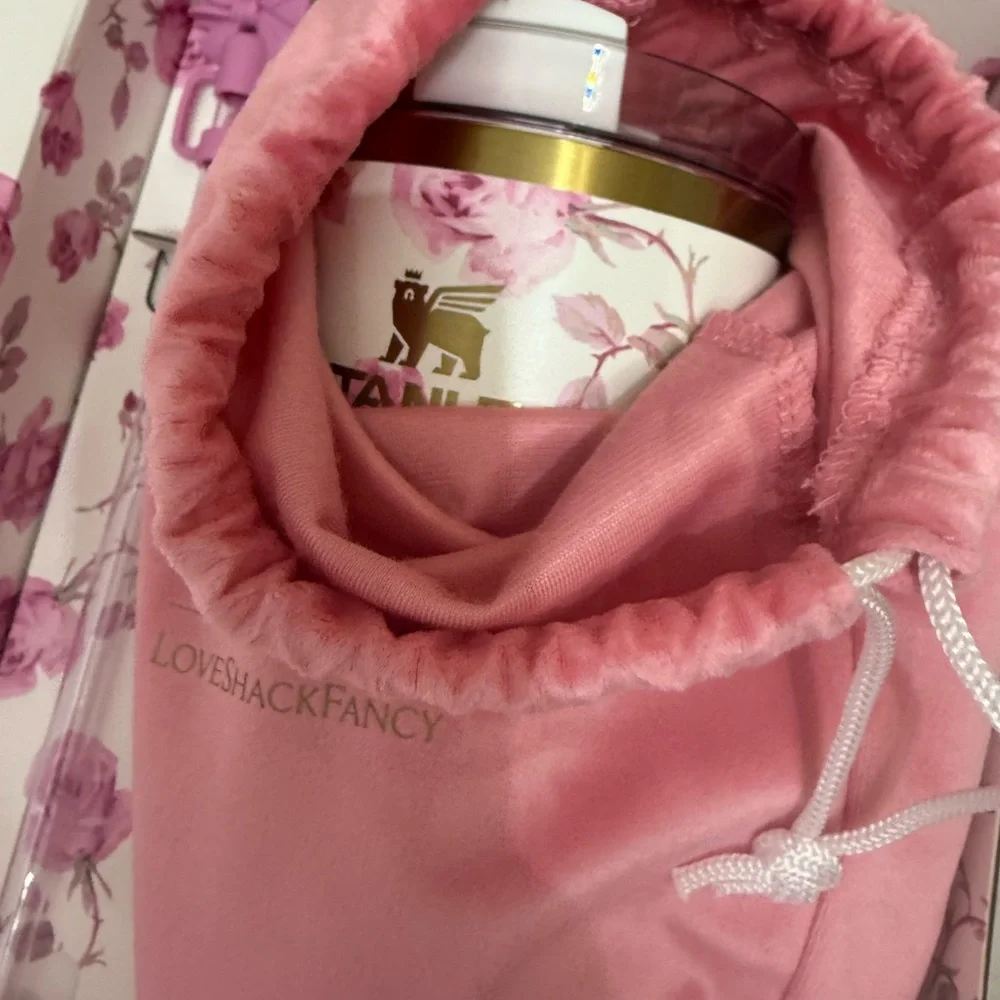🎀 STANLEY x LoveShackFancy Quencher 40oz  Ribbon Rosa new in box bow straw - Picture 7 of 7